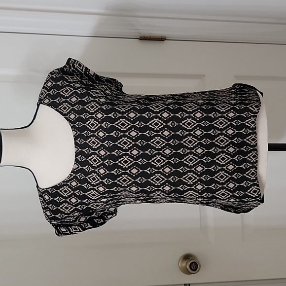 Pink Rose Tops - Pink Rose SIze S Black with Tan Pattern Short Cuffed Sleeve Blouse Exc Used Cond